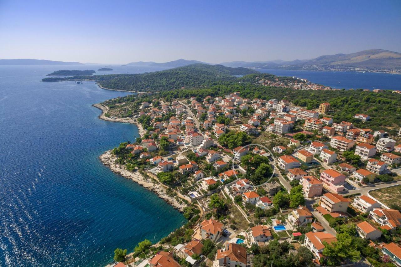 Holiday Home Barbara Trogir Eksteriør bilde