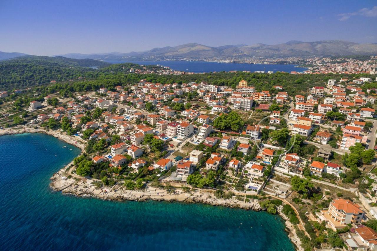 Holiday Home Barbara Trogir Eksteriør bilde