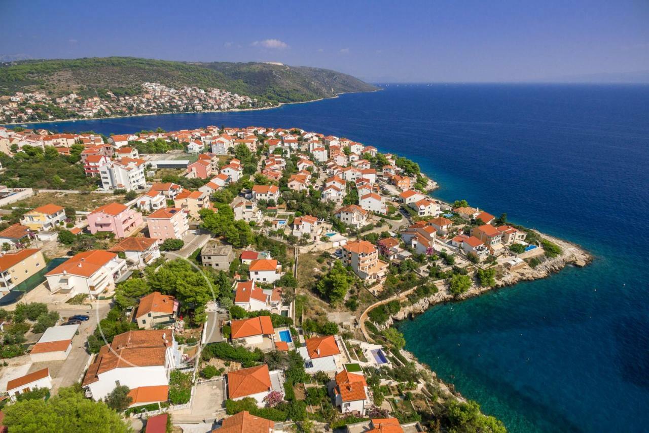 Holiday Home Barbara Trogir Eksteriør bilde
