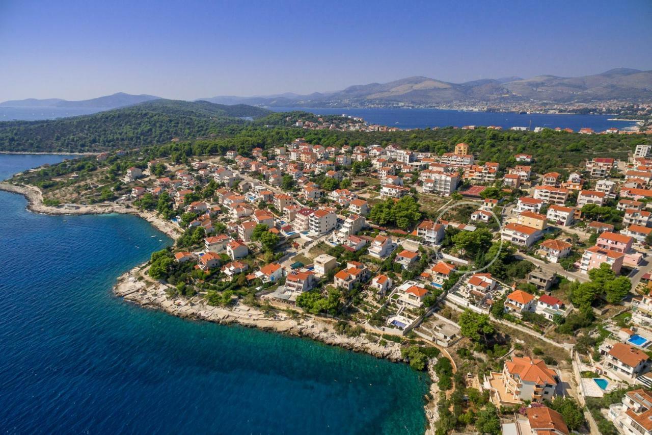 Holiday Home Barbara Trogir Eksteriør bilde
